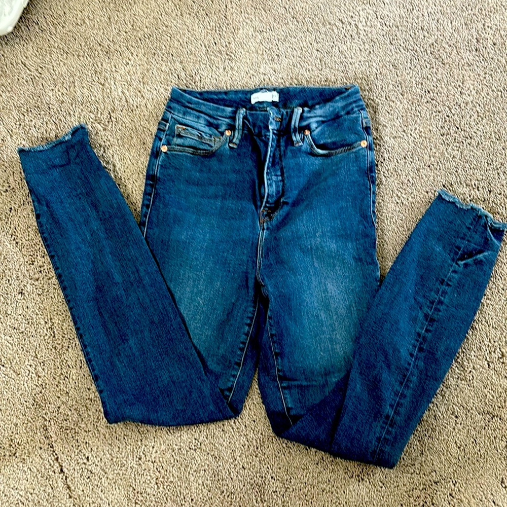 Good American classic denim skinny jeans with raw hem